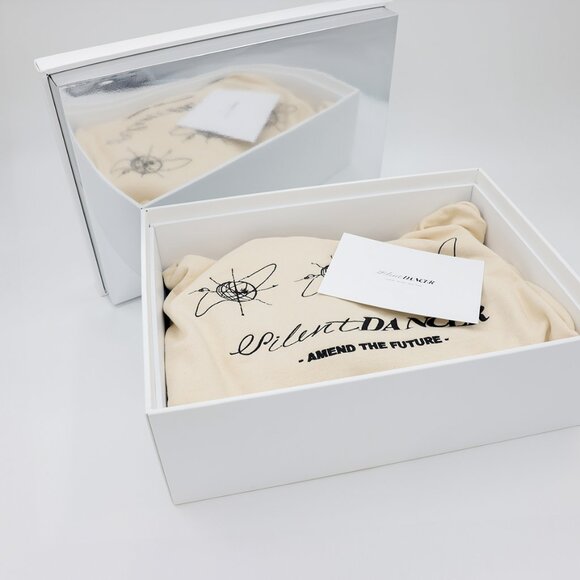 Dr Woo x LiveWire x Mikey Ojeda Silent Dancer box set - Picture 10 of 10